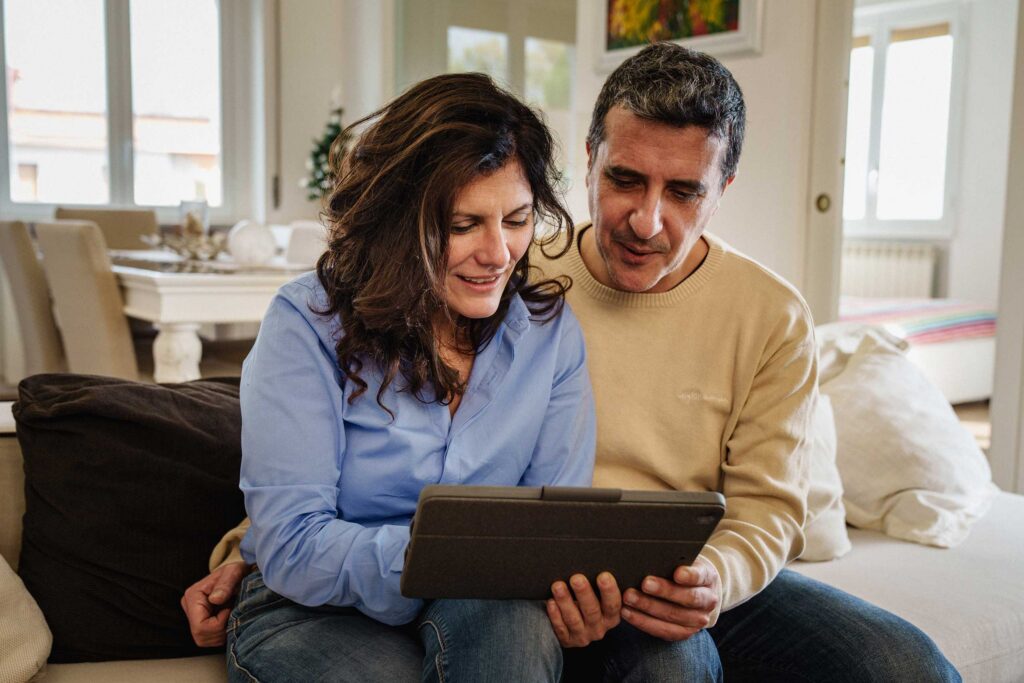 Review your 2026 retirement goals and learn key financial checkpoints that can help you evaluate whether you're on track for retirement.